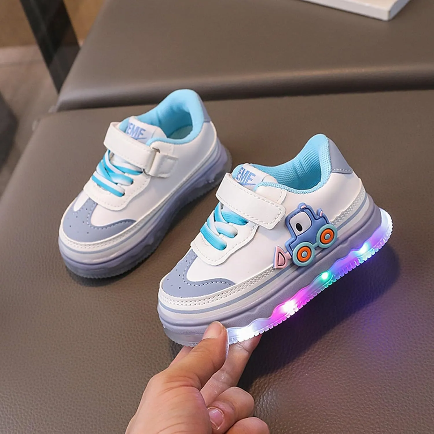 Boys Girls Sneakers Light Up for Baby Size 4 to Kids Size 9.5 artoon LED Illuminated Shoes for Outdoor Sports