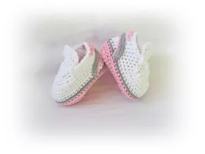 Crochet Baby Shoes, Newborn Sneakers, Baby Shower Gift, Baby Booties (0-3 months)