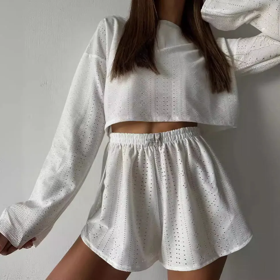 Melanie  Lssiger Anzug mit lockeren Rundhalsausschnitt-Top und elastischen Shorts