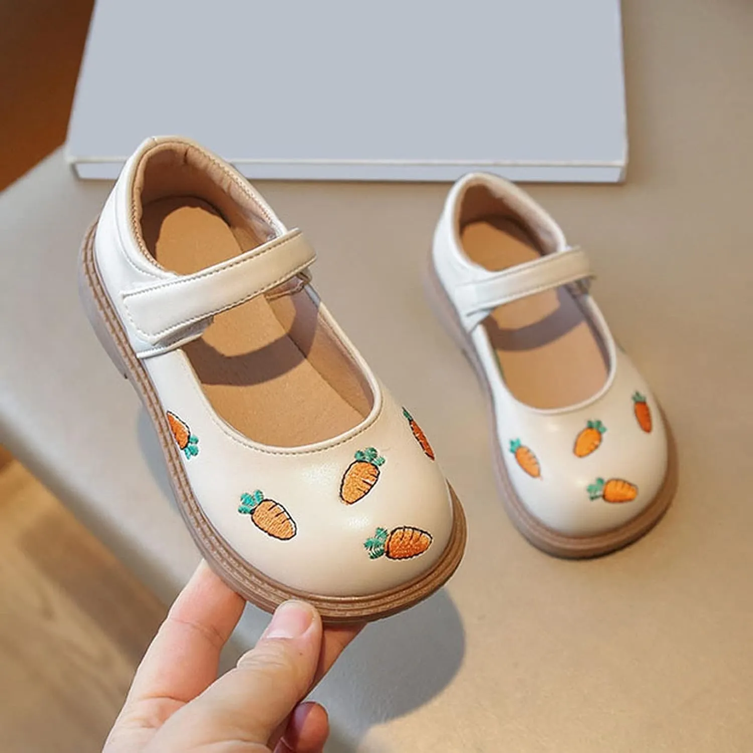 sfdgfhyf Kids Indoor Shoes Girls Dress Shoes Cute Carrot Pattern Leather Shoes Summer Outdoor Soft Rubber Sole Flat Shoes