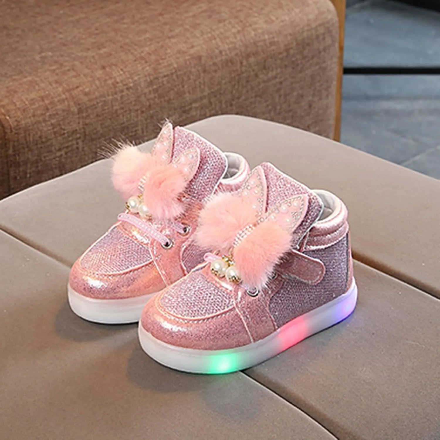 Sneakers for Girls Fashion Luminous Light Up Shoes for Girls Running Walking Soft Bottom Sports Shoes with Anti-Slip Sole