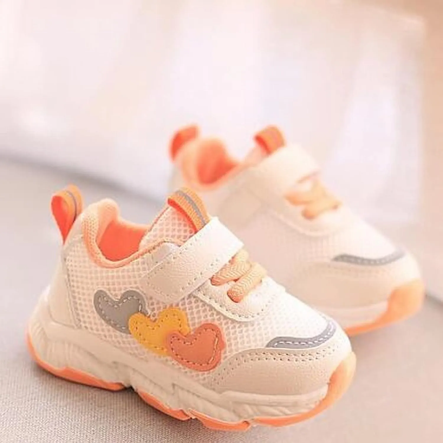 Toddler Sneakers Children's Sports Mesh Shoes Unisex Heart Decoration for Kids 3 to 18 Months Tennis Shoes for Boys